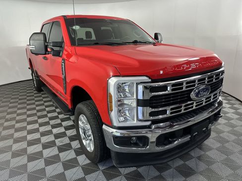Used 2024 Ford F250 XLT AWD/4WD image 7