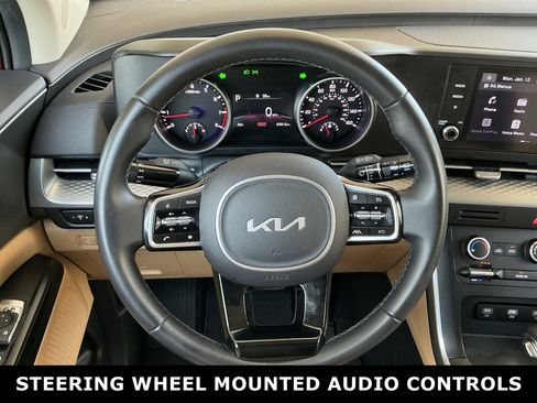 Used 2022 Kia Carnival LX image 5