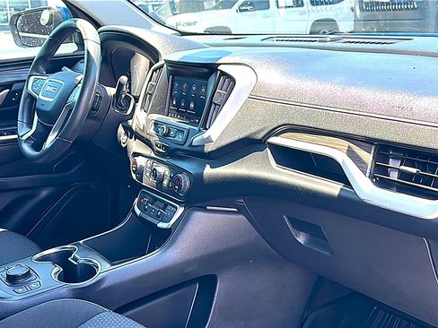 Used 2022 GMC Terrain SLE w/ Driver Convenience Package FWD image 22