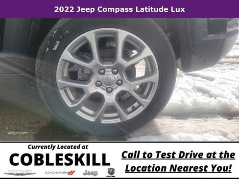 Used 2022 Jeep Compass Latitude AWD/4WD image 17