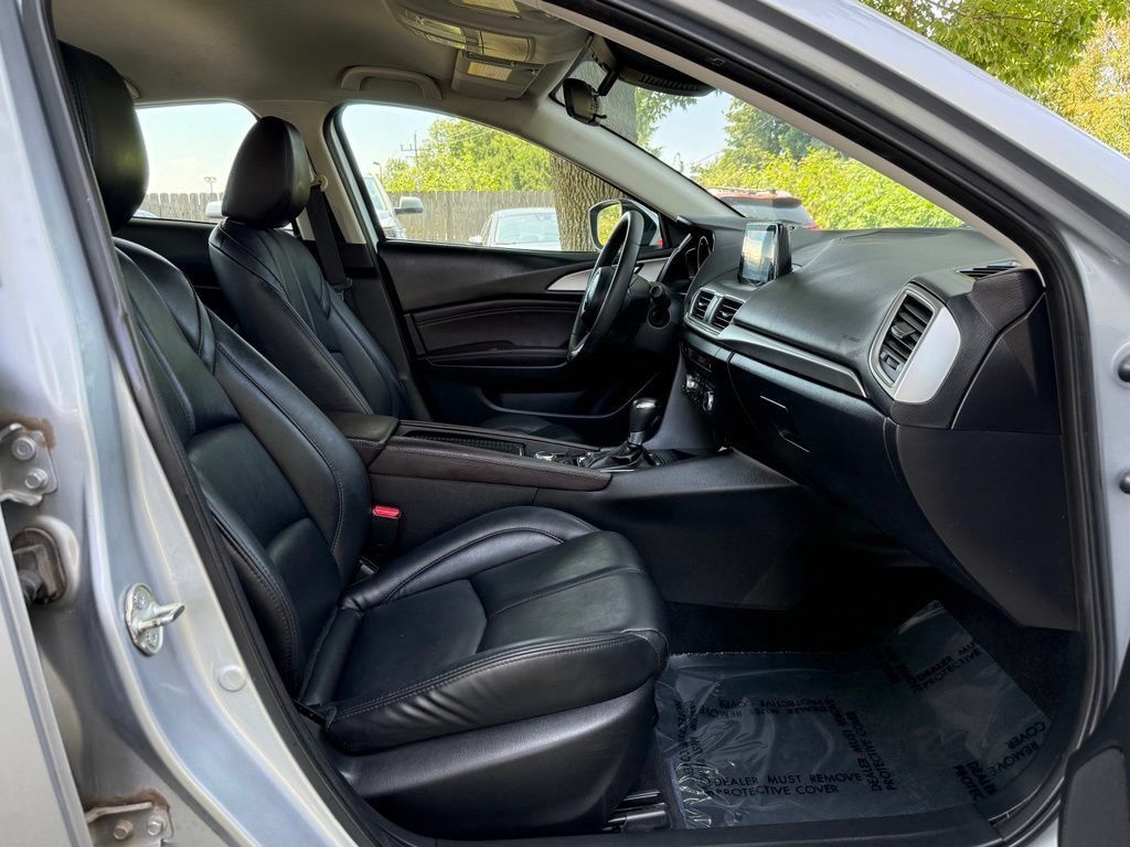 Used 2018 MAZDA MAZDA3 Touring FWD image 21
