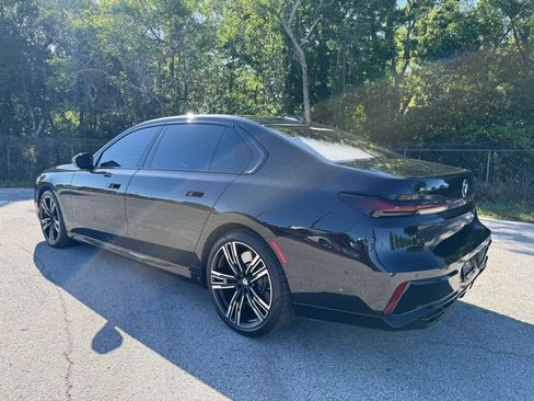 Used 2023 BMW 760i xDrive w/ Executive Package image 15