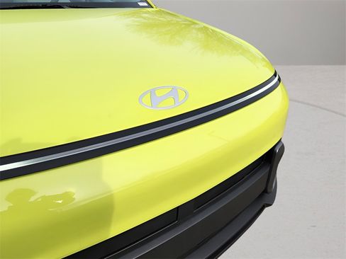 New 2026 Hyundai Kona SE image 9