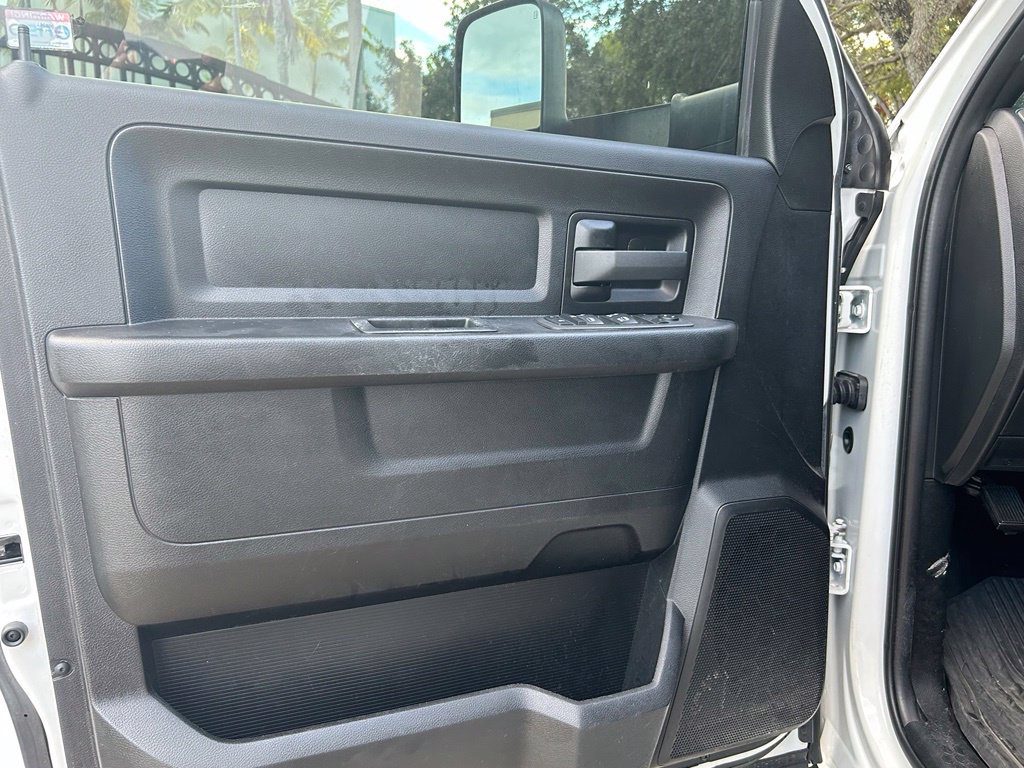 Used 2022 RAM 3500 Tradesman w/ Chrome Appearance Group AWD/4WD image 15
