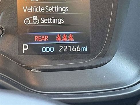 Used 2022 Toyota Corolla LE image 23