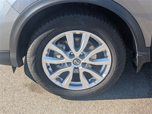 Used 2022 Nissan Rogue Sport SV image 10