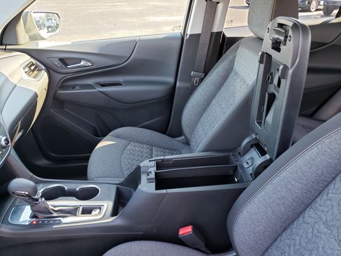 Used 2022 Chevrolet Equinox LT w/ Driver Convenience Package image 30