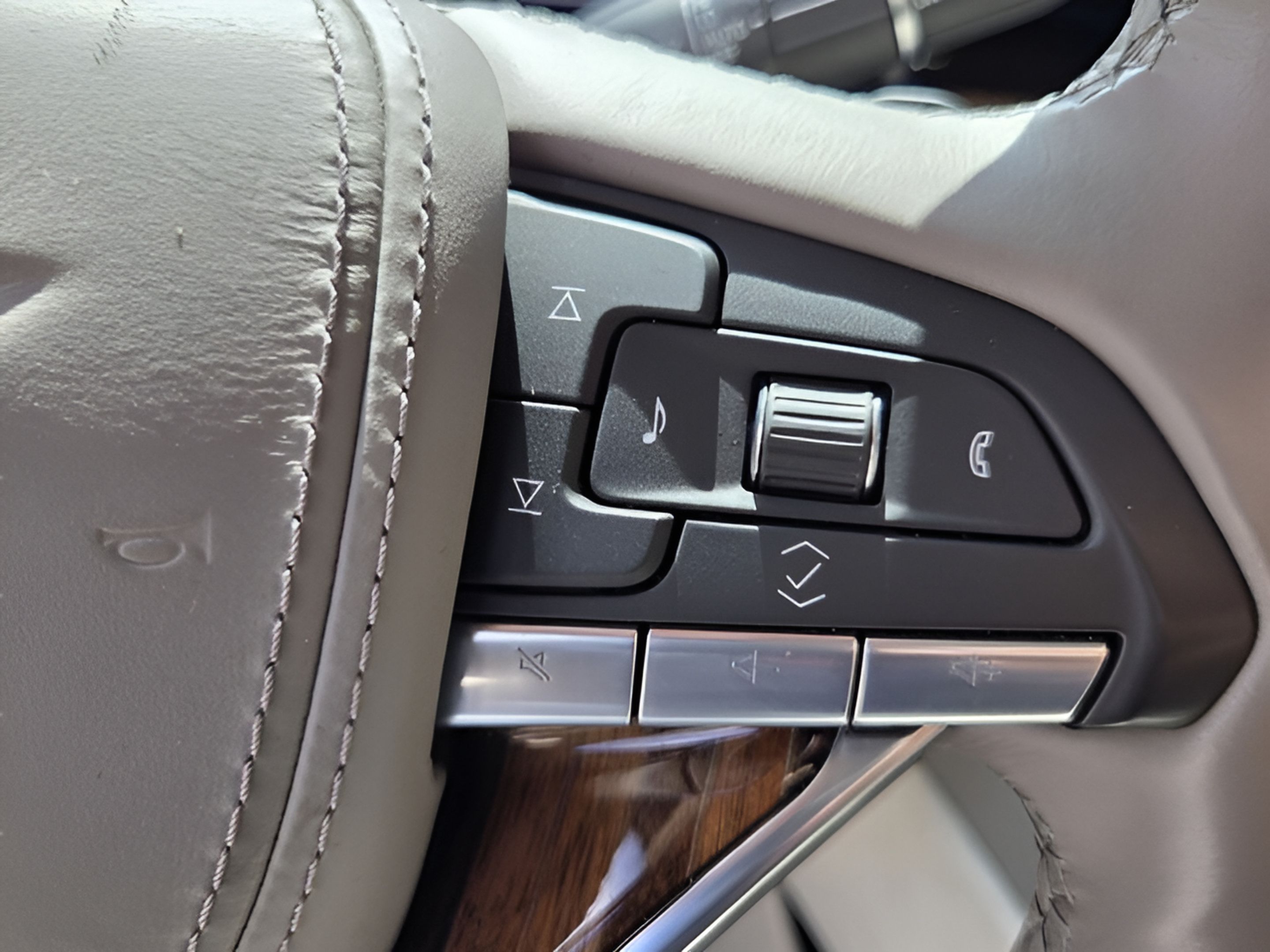 Used 2024 Cadillac Escalade Sport Platinum w/ LPO, ONYX Package RWD image 22