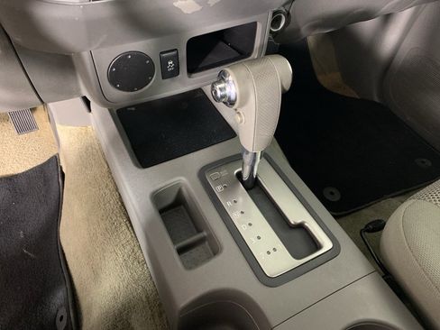 Used 2015 Nissan Frontier SV image 25