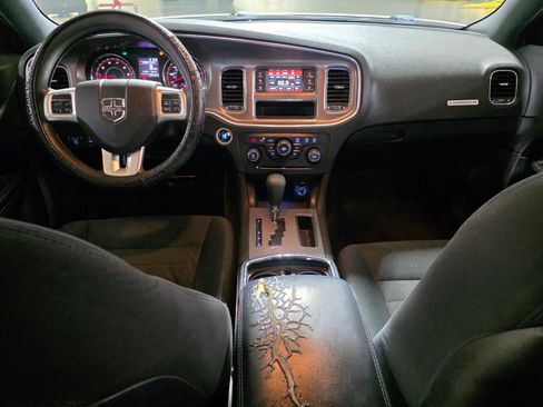 Used 2011 Dodge Charger SE RWD image 10