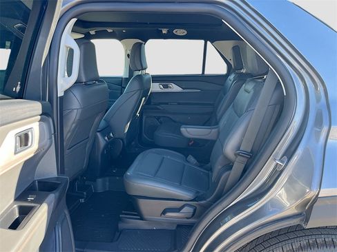 Used 2025 Ford Explorer Active w/ Active Comfort Package image 26