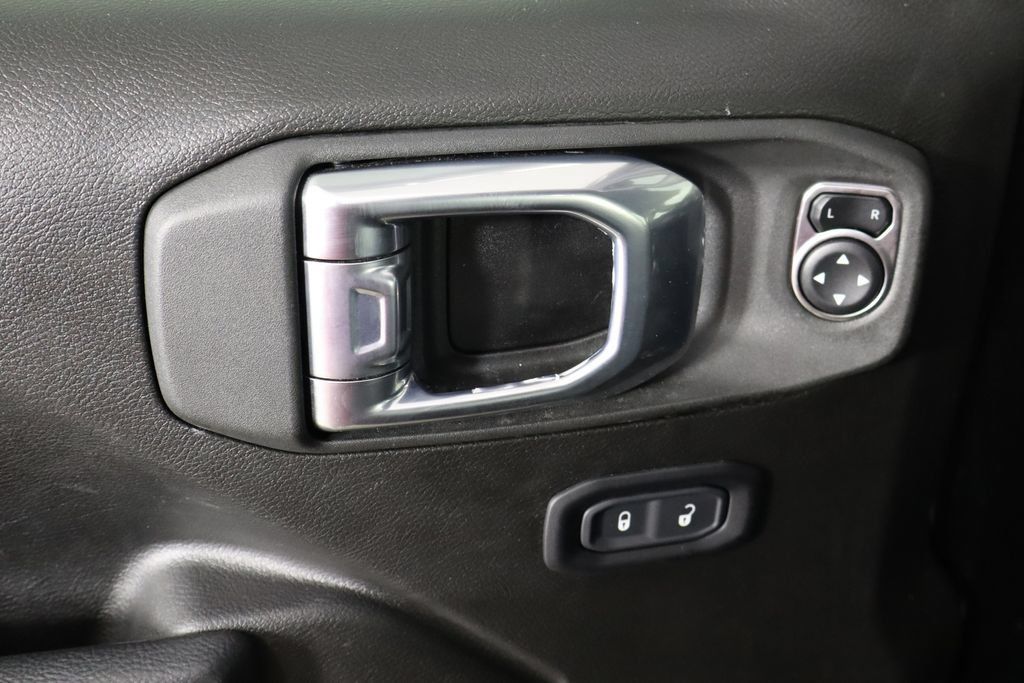 Used 2025 Jeep Wrangler Unlimited Sport AWD/4WD image 20