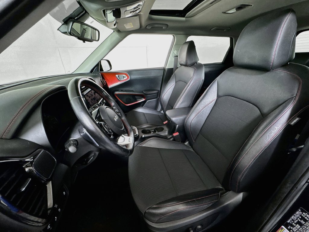 Used 2022 Kia Soul Turbo FWD image 22