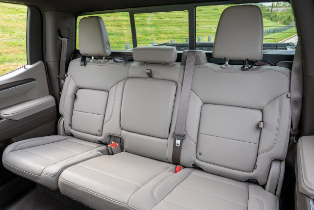 Used 2023 GMC Sierra 1500 SLT w/ SLT Premium Plus Package AWD/4WD image 26