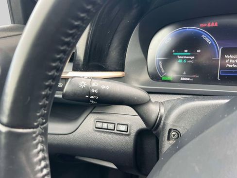 Certified 2023 Toyota Crown XLE image 27