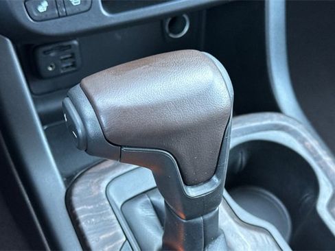 Used 2021 GMC Canyon Denali image 32