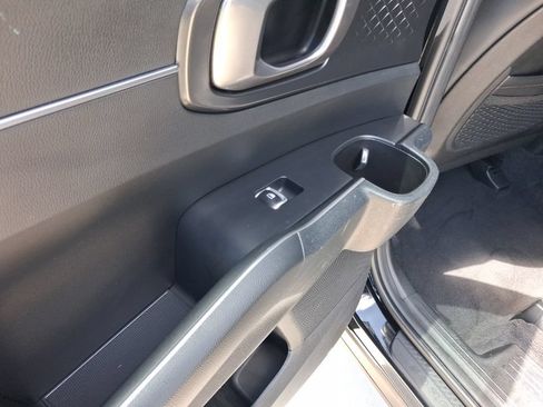 Used 2024 Kia Sorento S w/ Panoramic Sunroof Package FWD image 12