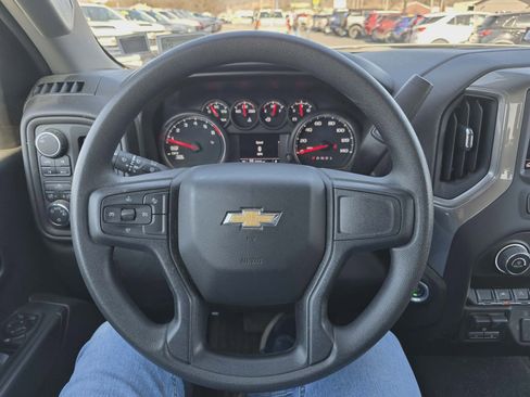 Used 2023 Chevrolet Silverado 1500 Custom image 14