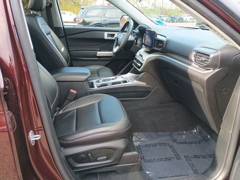 Used 2022 Ford Explorer XLT w/ Equipment Group 202A image 15