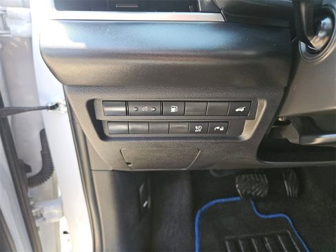 Used 2023 Mitsubishi Outlander SE image 23