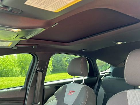 Used 2015 Ford Focus ST FWD image 8