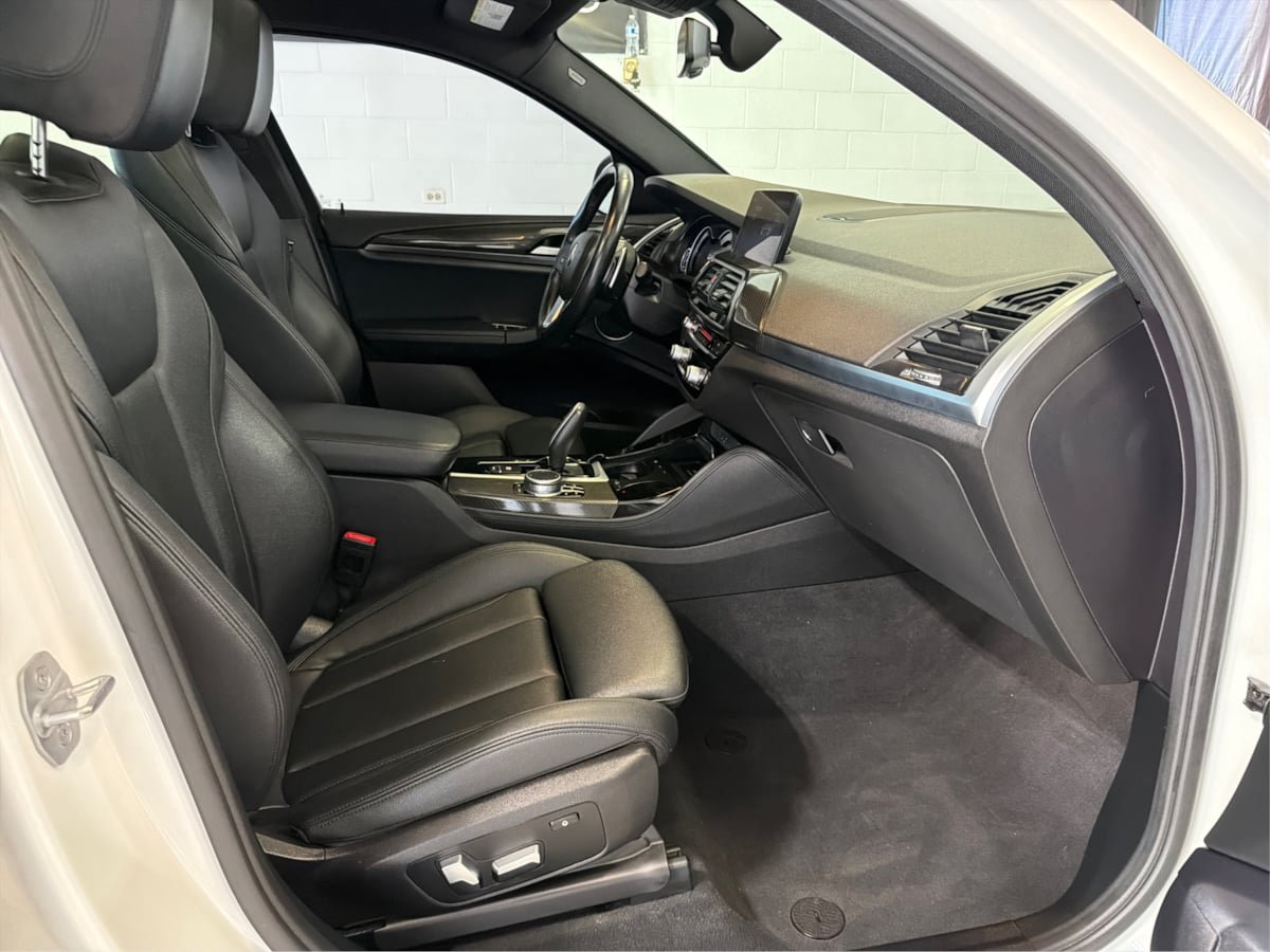 Used 2019 BMW X4 xDrive30i w/ Driving Assistance Package AWD/4WD image 15