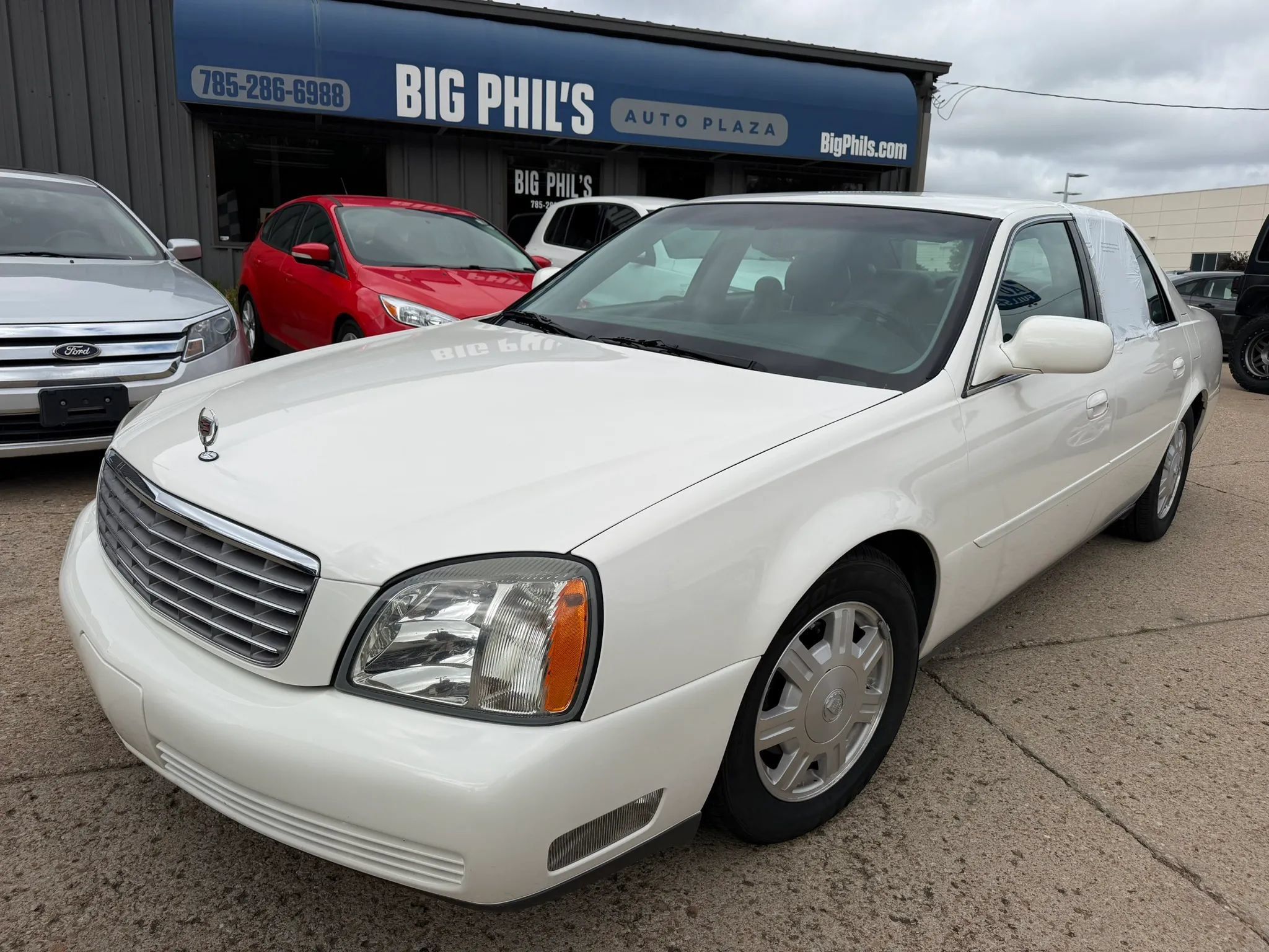 Used 2004 Cadillac De Ville w/ Equipment Group FWD image 2