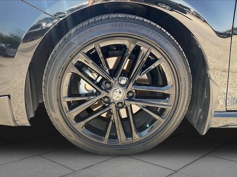 Used 2025 Toyota Camry SE w/ Convenience Package FWD image 11