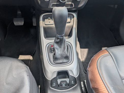 Used 2018 Jeep Compass Sport FWD image 17