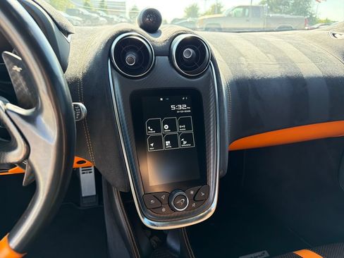 Used 2018 McLaren 570S Spider RWD image 26