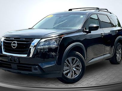 Used 2024 Nissan Pathfinder SV