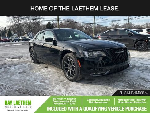 Used 2018 Chrysler 300 S w/ 300S Premium Group image 1