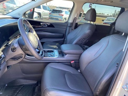 Used 2025 Kia Carnival SX Prestige image 20