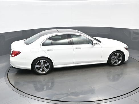 Used 2019 Mercedes-Benz E 300 4MATIC image 37