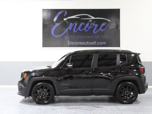 Used 2018 Jeep Renegade Altitude FWD image 6