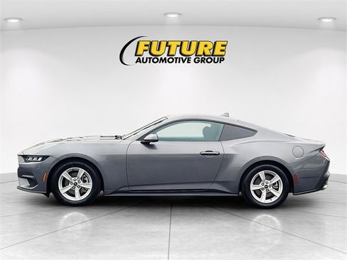 Certified 2024 Ford Mustang Coupe image 7