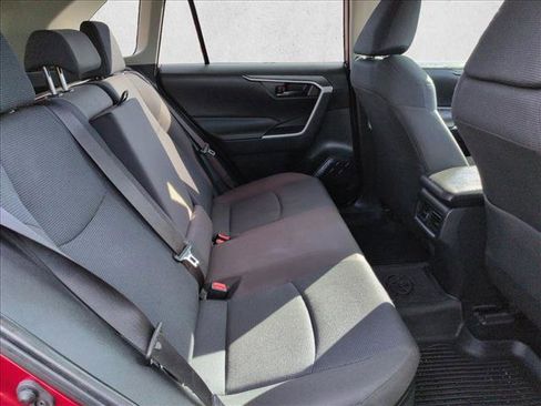 Used 2022 Toyota RAV4 LE image 23