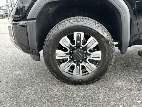 New 2025 GMC Sierra 2500 Denali w/ Denali Reserve Package image 13