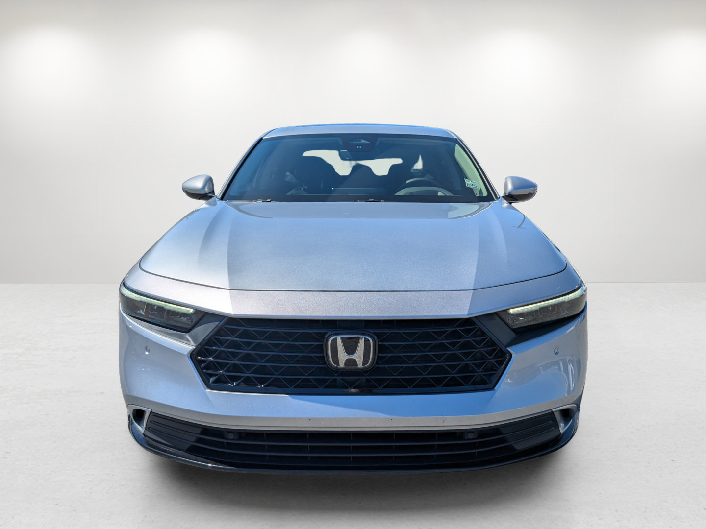 Used 2024 Honda Accord Touring image 2