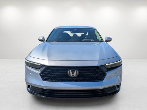 Used 2024 Honda Accord Touring image 2
