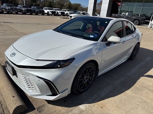 Used 2025 Toyota Camry XSE image 1