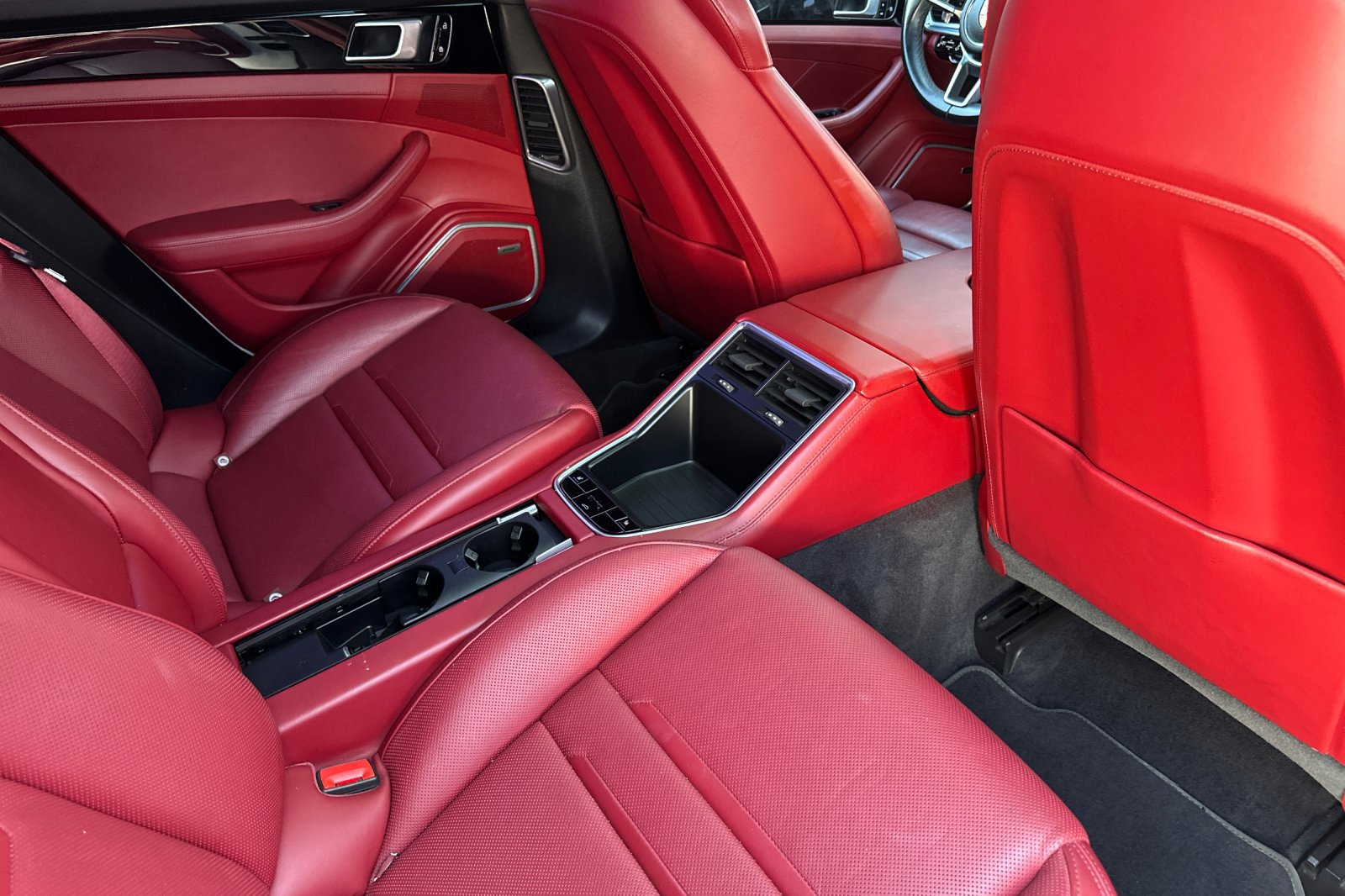 Used 2019 Porsche Panamera 4 AWD/4WD image 17