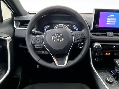 Used 2025 Toyota RAV4 SE AWD/4WD image 6