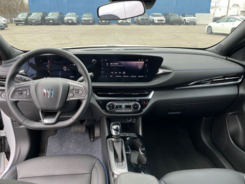 Used 2025 Buick Envista Sport Touring image 32