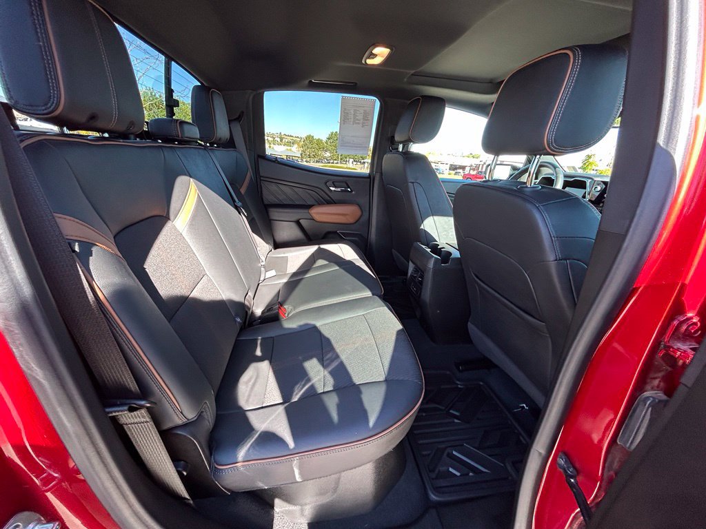 Used 2024 GMC Canyon AT4 w/ Technology Package AWD/4WD image 31