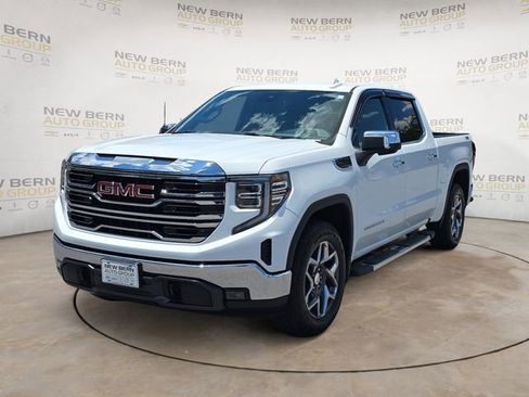 Used 2022 GMC Sierra 1500 SLT w/ SLT Convenience Package AWD/4WD image 1