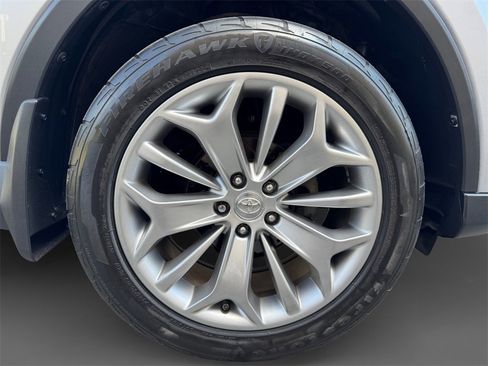 Used 2017 Toyota RAV4 LE image 10