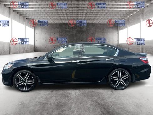 Used 2017 Honda Accord Touring image 8