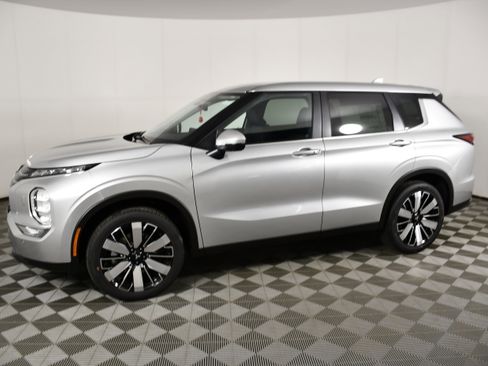 New 2026 Mitsubishi Outlander SE AWD/4WD image 9