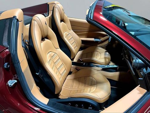 Used 2021 Ferrari F8 Tributo RWD image 23